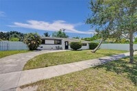 Building Photo - 9910 Bahama Dr