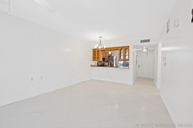 Building Photo - 1105 Bahama Bend