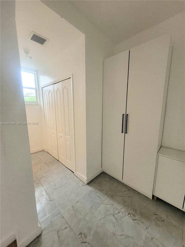 Building Photo - 4331 SW 160th Ave