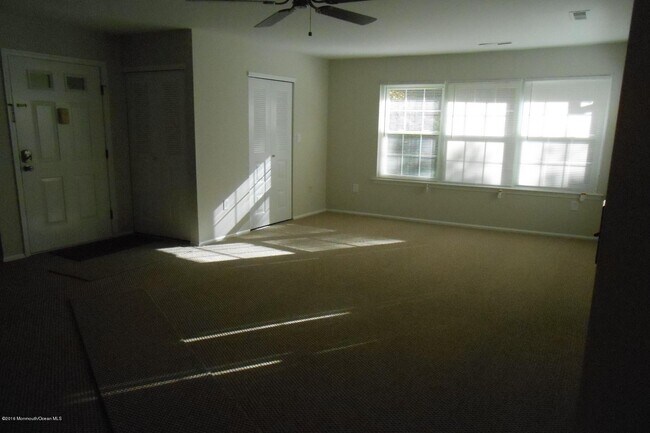 Building Photo - 112 Arrowwood Ct