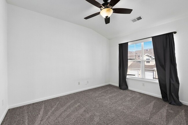 Building Photo - Updated 2 Bedroom 2 Bathroom Condo with 1 ...