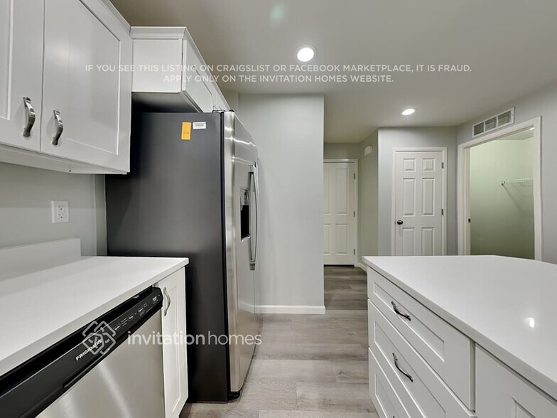 Building Photo - 3651 London Loop NE