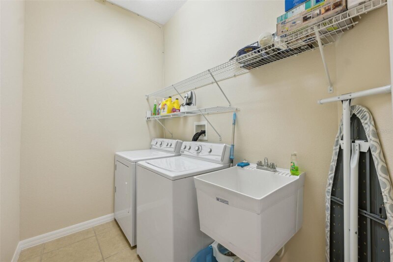 Building Photo - 11220 Godwit Ct