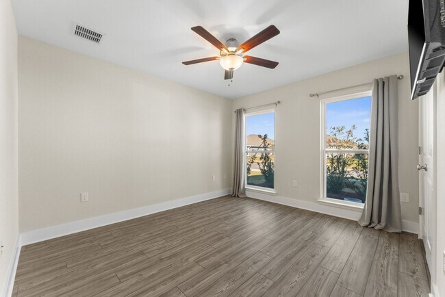 Building Photo - Beautiful Home Near Tyndall AFB