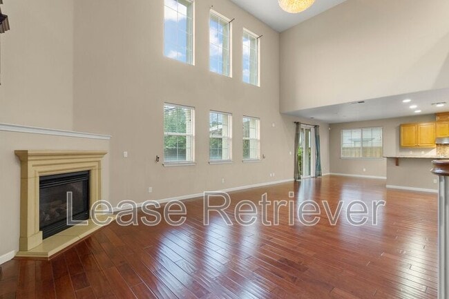 Building Photo - 265-269 S Sonrisa St