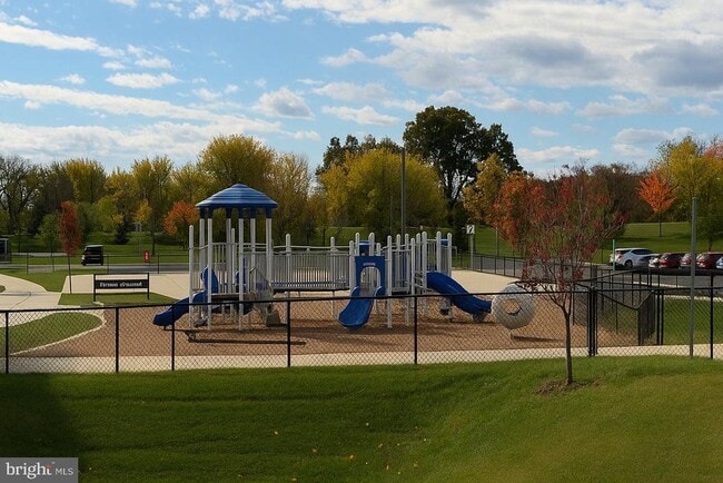 Building Photo - 8642 Satinwood Dr