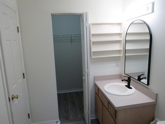 Building Photo - 657 Intracoastal Cir