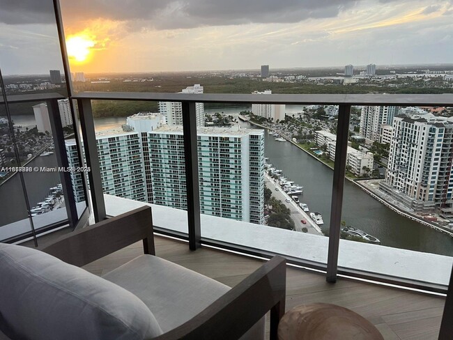 Building Photo - 15701 Collins Ave
