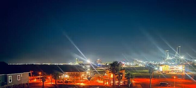 Building Photo - 3938 Surfside Blvd