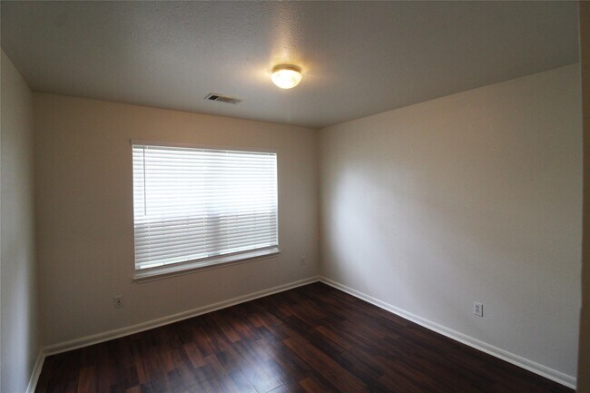 Building Photo - 17839 Bullis Gap Dr