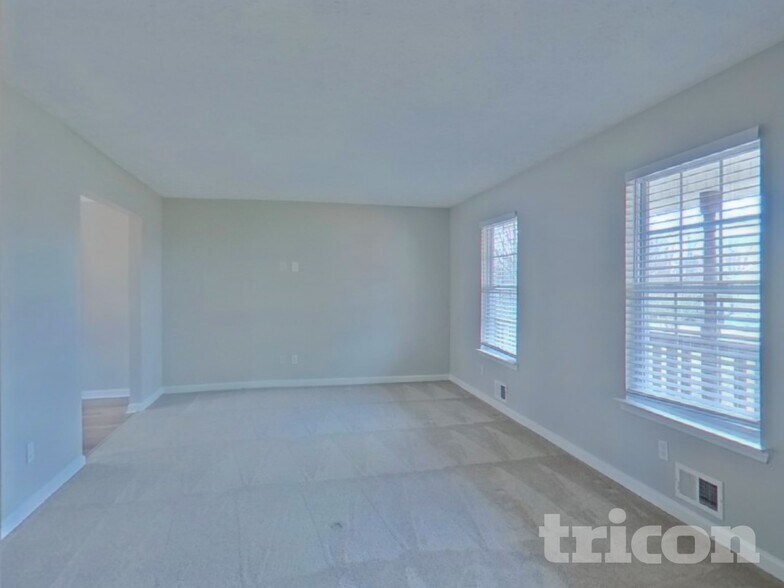 Building Photo - 514 Trinity Tr