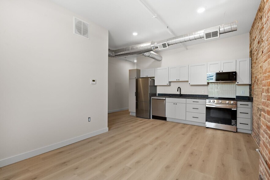 Building Photo - 266 E Michigan Ave