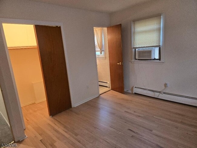 Building Photo - 305 Kennedy Dr