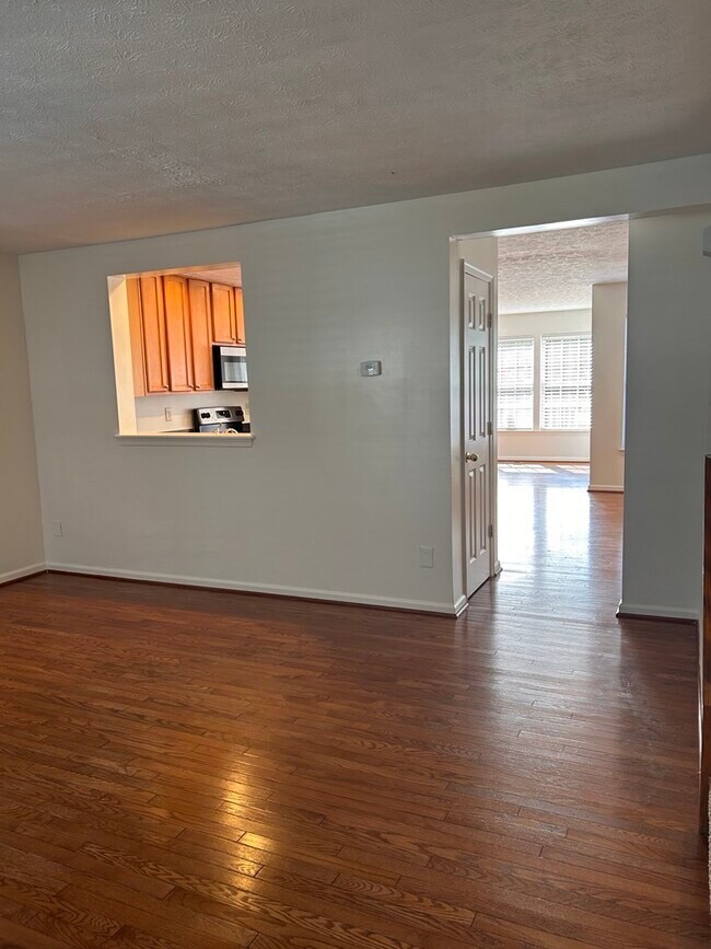 Building Photo - 306 Kestrel Dr