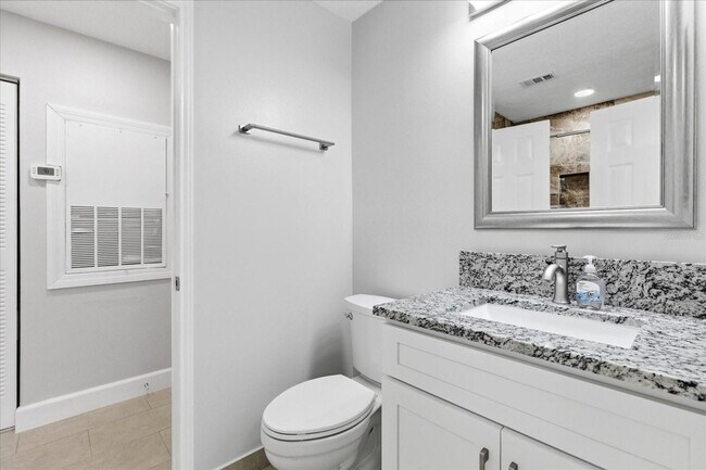 Building Photo - 2504 Grassy Point Dr