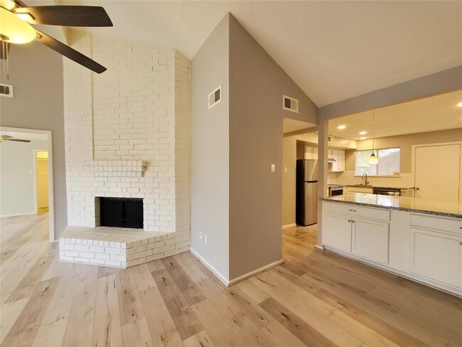 Building Photo - 19311 Lazy Valley Dr