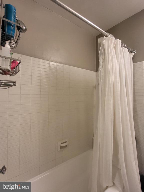 Building Photo - 135 S 19th St