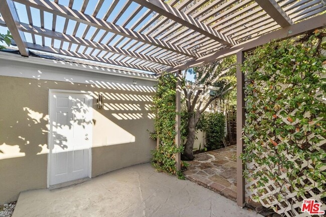 Building Photo - 6289 Commodore Sloat Dr