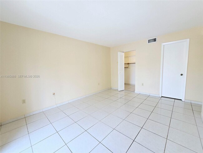 Building Photo - 365 NW 85th Ct