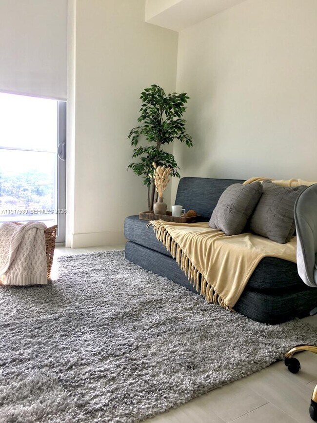 Building Photo - 2000 Metropica Wy