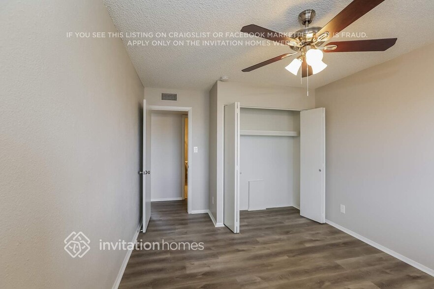 Building Photo - 2310 E Riviera Dr