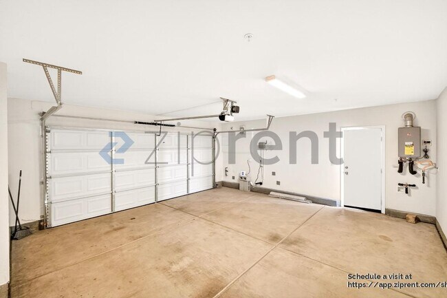 Building Photo - 7651 Heathblossom St