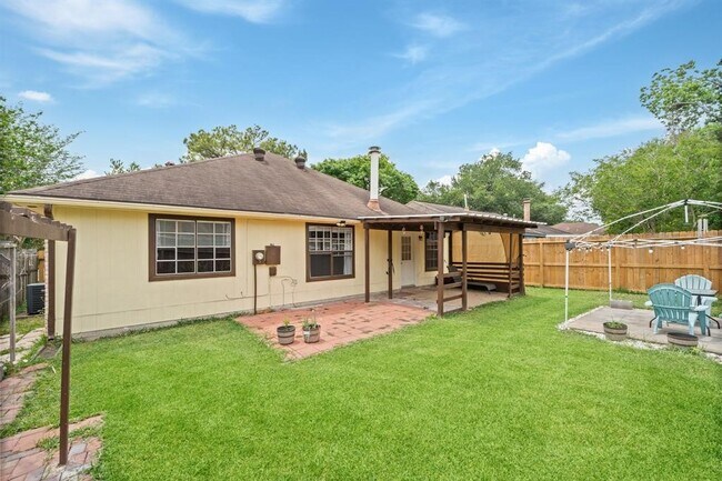 Building Photo - 17023 Enchanted Cir W
