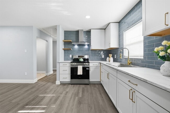 Building Photo - 4324 Crenshaw Ave