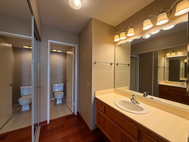 Building Photo - Bright 2BR/2BA Lofted Home with High Ceilings, Pool & 2 Parking Spaces in Clairemont!