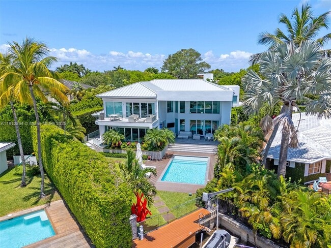 Building Photo - 420 Island Dr
