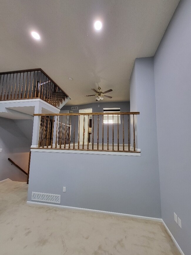 Building Photo - 6 Halstead Pl