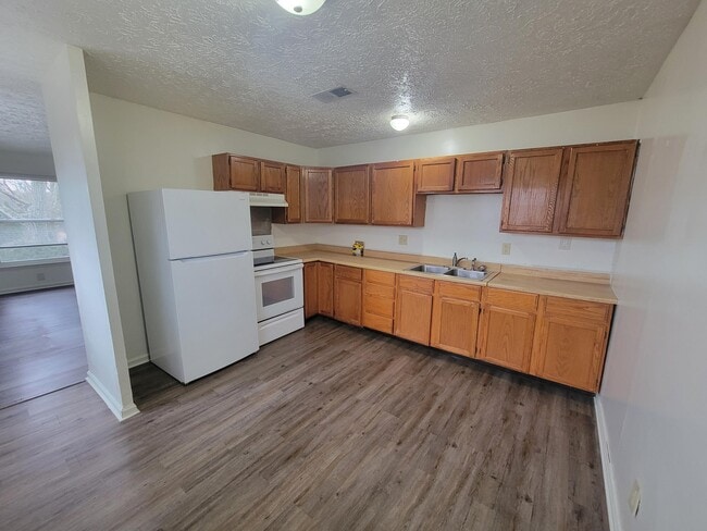 Building Photo - 3962 Northampton Dr