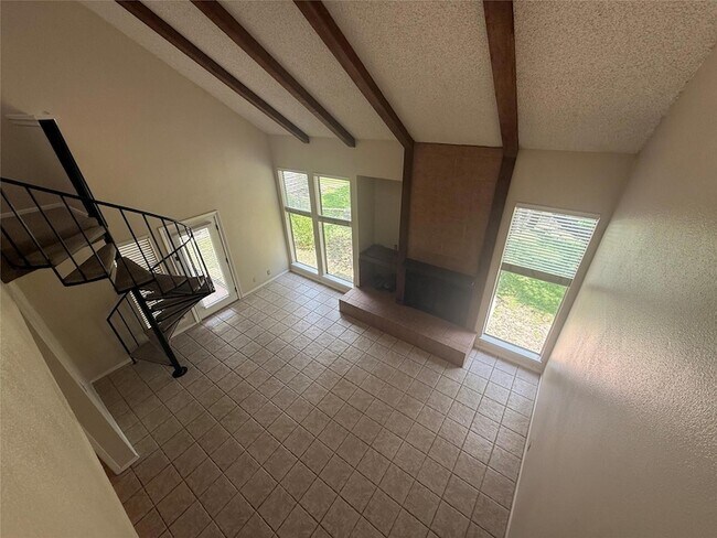Building Photo - 17 Casa Verde St