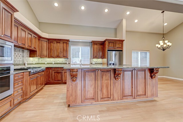 Building Photo - 594 1st St