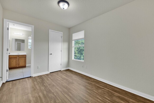 Building Photo - 4926 Appleseed Ct