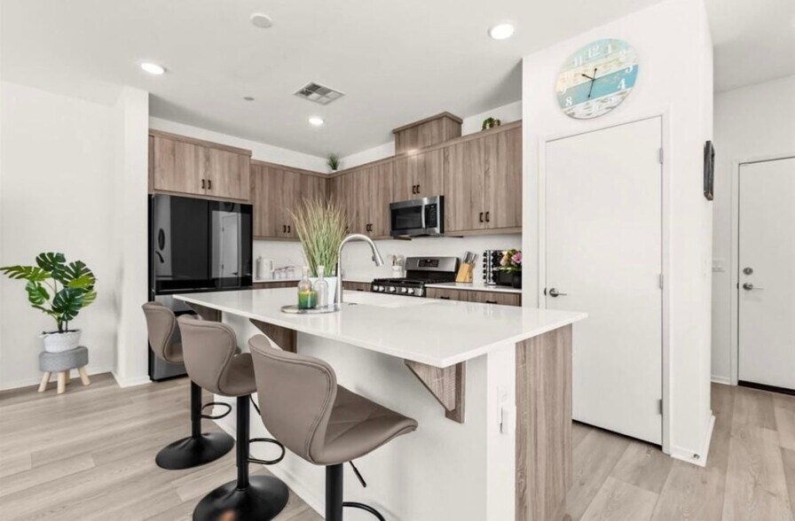 Building Photo - 359 Sweet Pl