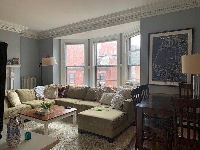 Building Photo - 373 Commonwealth Ave