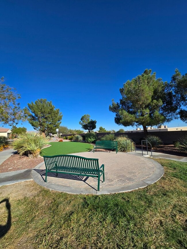 Building Photo - An Amazing 3 Bedroom, 2 Story Home in Silverstone Ranch.