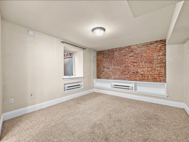 Building Photo - A 1 bed in the Heart of Five Points