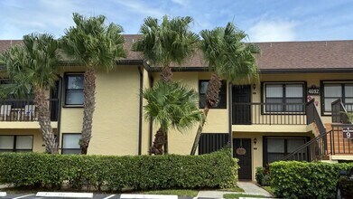 Building Photo - 4692 Lucerne Lakes Blvd E