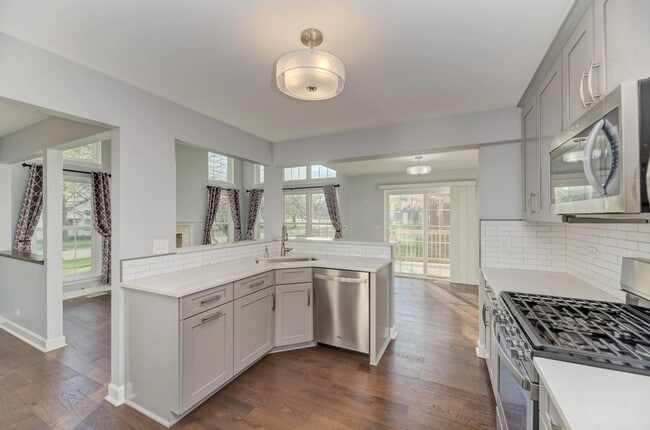 Building Photo - 2222 Seaver Ln