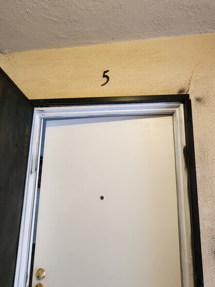 Primary Photo - 1414 S Orange Grove Ave