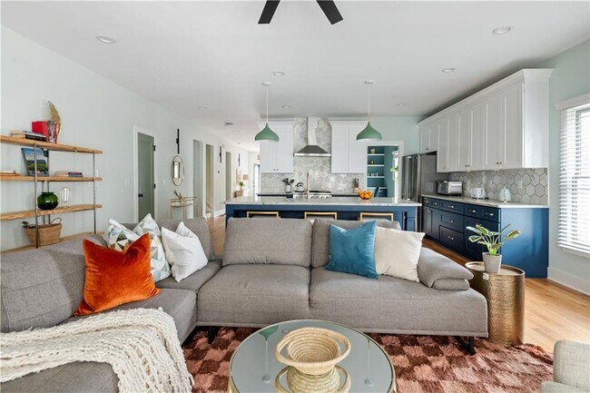 Building Photo - 1393 Glenwood Ave SE