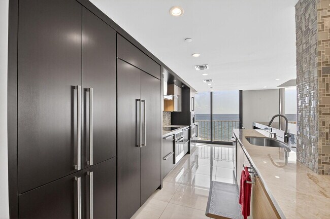 Building Photo - 3400 S Ocean Blvd