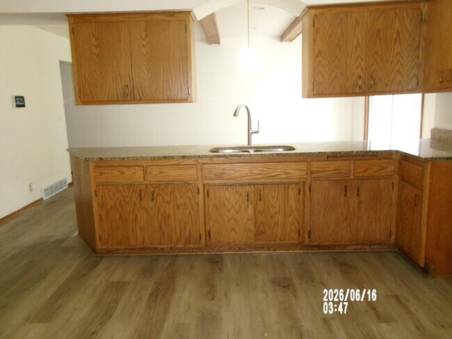 Building Photo - 18620 Midland Pl