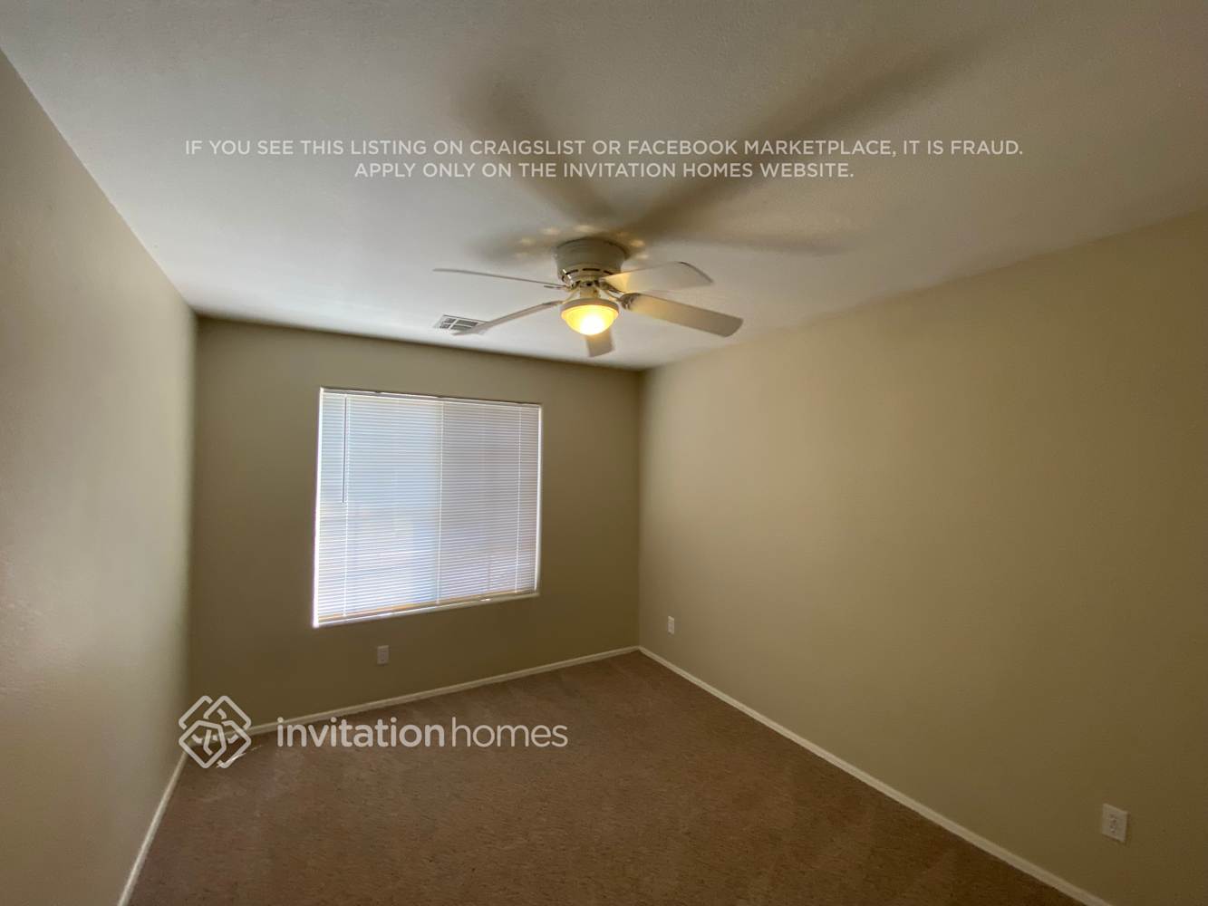 Building Photo - 764 W La Pryor Ln