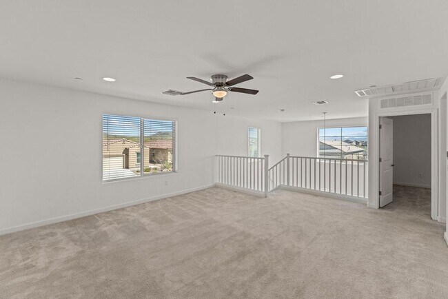 Building Photo - 4 Bedroom 2.5 Bathroom