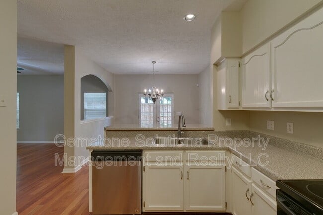 Building Photo - 55 Banwell Park