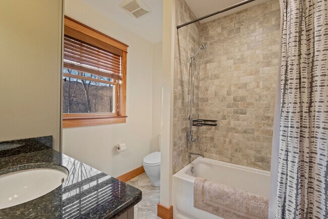 Building Photo - 20 Yellow Birch Cir