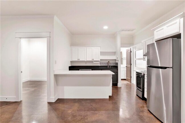 Building Photo - 7256 Atlanta Cir